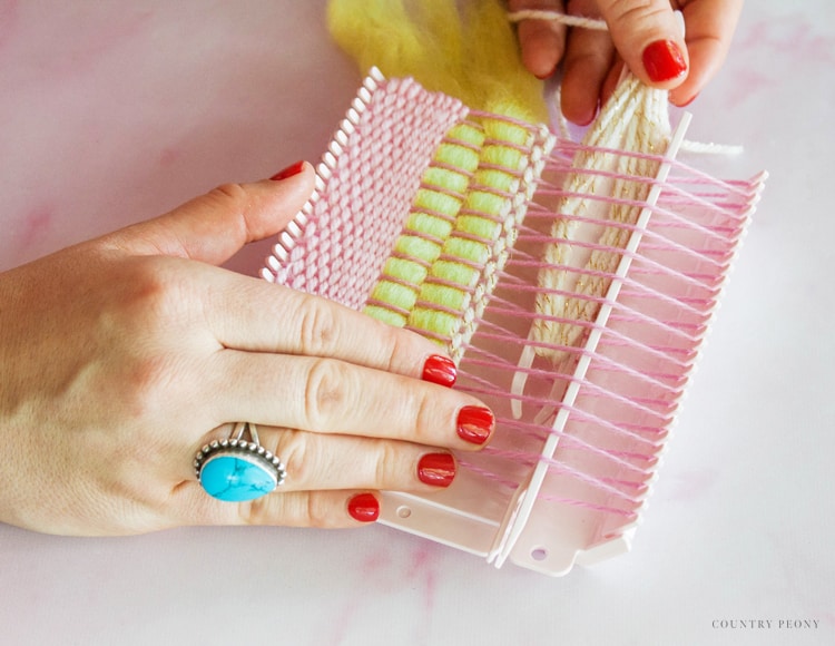 DIY Miniature Woven Wall Hanging with Clover's Mini Weaving Loom - Country Peony