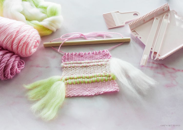 DIY Woven Wall Hanging with Clover's Mini Weaving Loom - Country Peony Blog