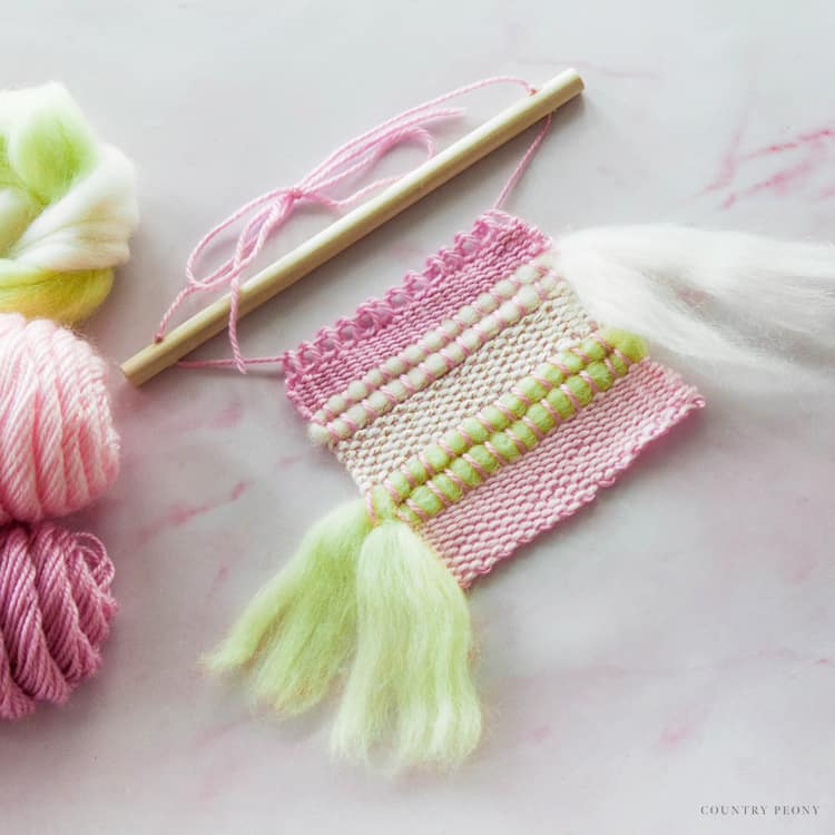 DIY Miniature Woven Wall Hanging with Clover's Mini Weaving Loom - Country Peony