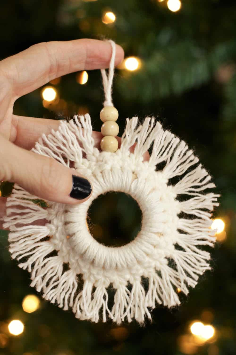 13 Simple DIY Ornaments for Christmas Using Yarn - Easy Crochet Patterns