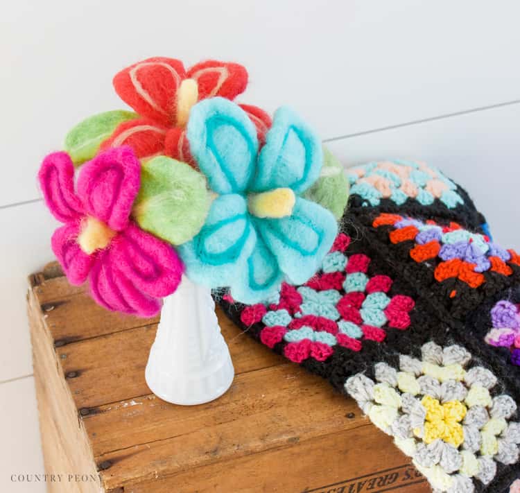 DIY Whimsical Felted Floral Bouquet with Clover's Needle Felting Tools - Country Peony