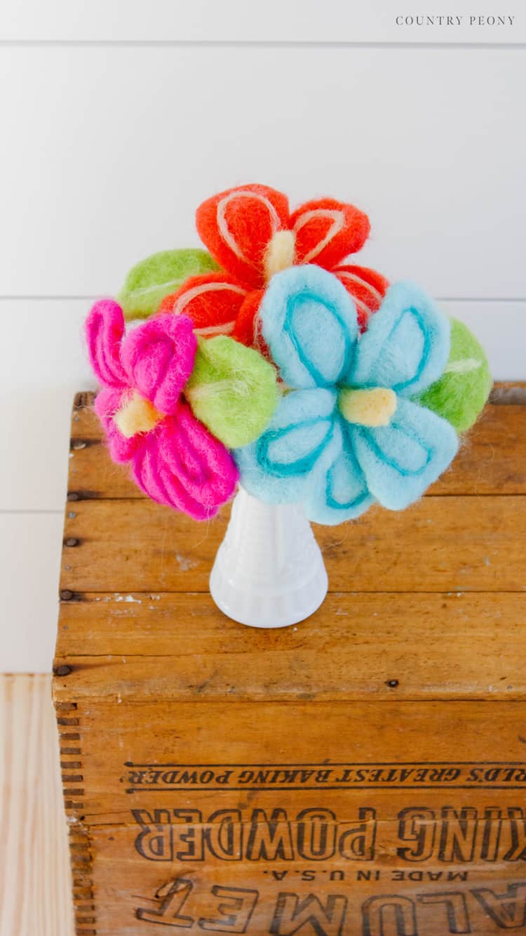 DIY Whimsical Felted Floral Bouquet with Clover's Needle Felting Tools - Country Peony