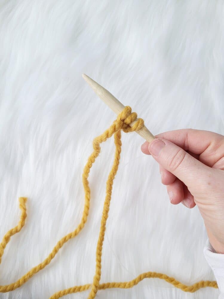 Beginner Knitting – Casting On, Knit, and Purl Stitches – Clover