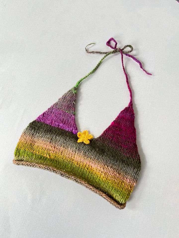 Flower power bralette Crochet pattern by Izabela Firlová