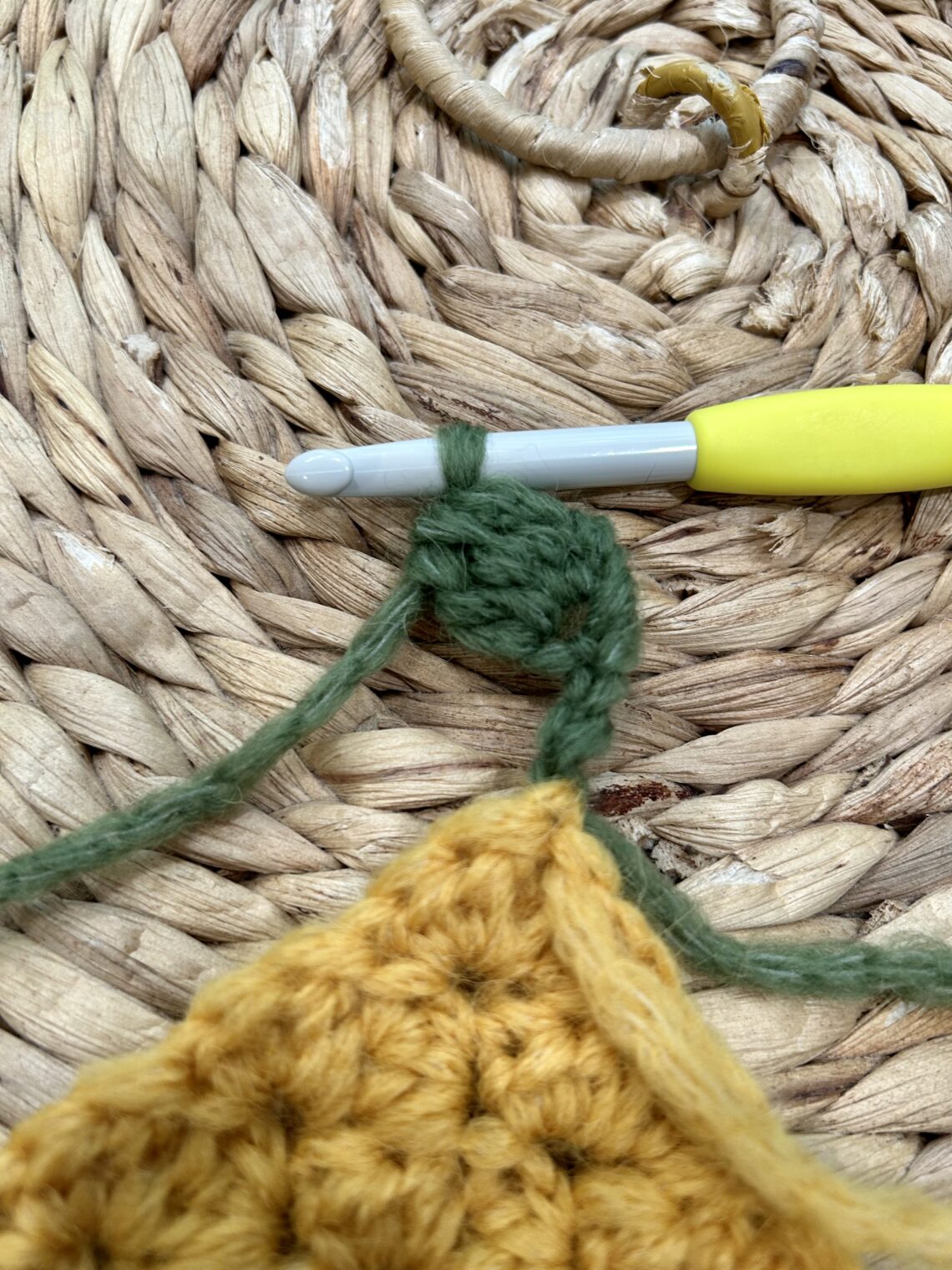 Color-Block Scarf (crochet pattern) – Clover Needlecraft